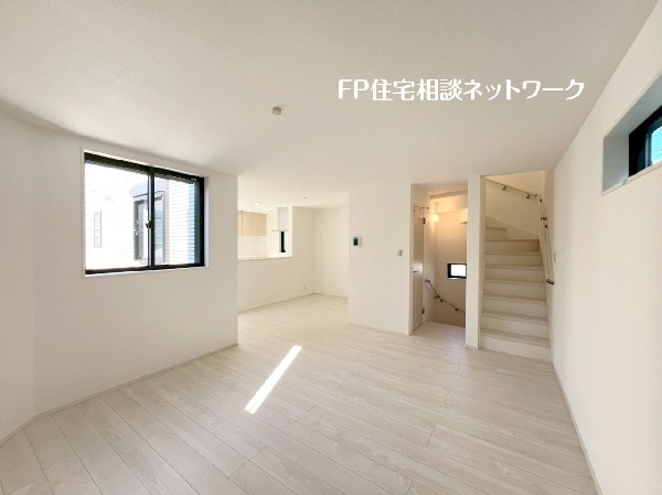 ダイニングとリビングを分けて作れる間取りです。家族の存在を感じながら、静かに寛げるリビングにできそうです。