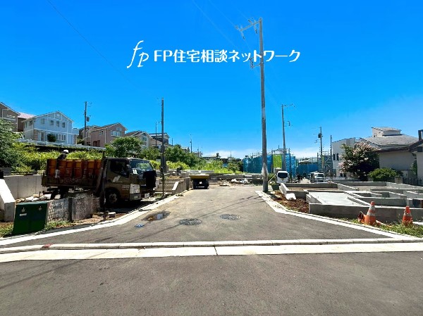 外観:多棟現場ですのでお子様の友達作りやご近所付き合いがしやすい環境です。