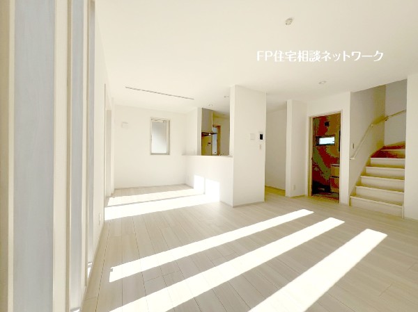 導線がしっかりと取れているので、ソファーやダイニングセットなどの家具もしっかりと配置できますね。