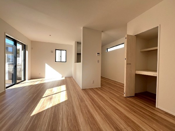 オープンでのびやかな空間を生み出す、広がりとゆとり。家族と過ごす時間を大切にしたい方にぴったりです。