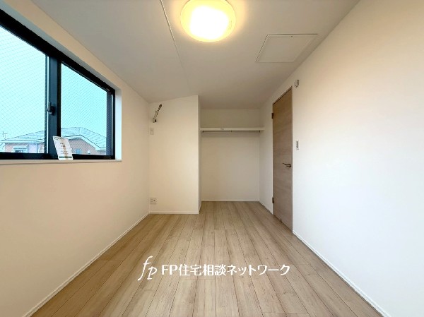 全室にクローゼットを完備しています。収納スペースを上手に使ってすっきりと快適な生活を送れます。