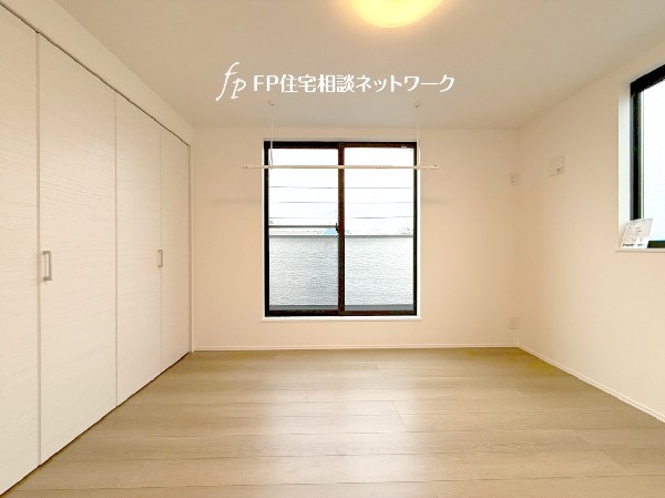 全居室2面採光でお部屋の隅々まで明るい印象。全居室収納付で空間を隅々まで使えるのが嬉しいですね。