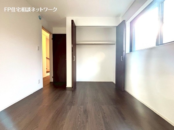 全室にクローゼットを完備しています。収納スペースを上手に使ってすっきりと快適な生活を送れます。