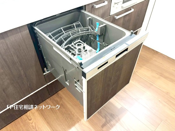 あったらいいなの代表的な設備である食洗機。ビルトイン型なので、おさまりもよく、使い勝手も良好です。