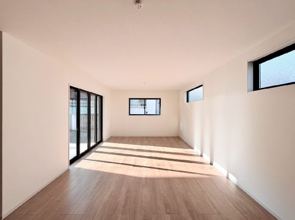 23.2帖の広々ＬＤＫ。導線もしっかりと取れているので、ソファーなどの家具もしっかりと配置できます。