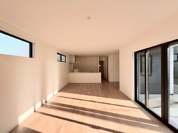 オープンでのびやかな空間を生み出す、広がりとゆとり。家族と過ごす時間を大切にしたい方にぴったりです。