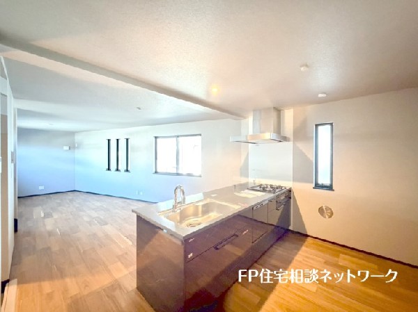 オープンでのびやかな空間を生み出す、広がりとゆとり。家族と過ごす時間を大切にしたい方にぴったりです。