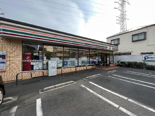 周辺環境:セブン-イレブン矢向3丁目店(近くて便利、期待以上の品質を提供するコンビニ。ネット注文、店舗受取や配達可能なセブンミール取扱有。)