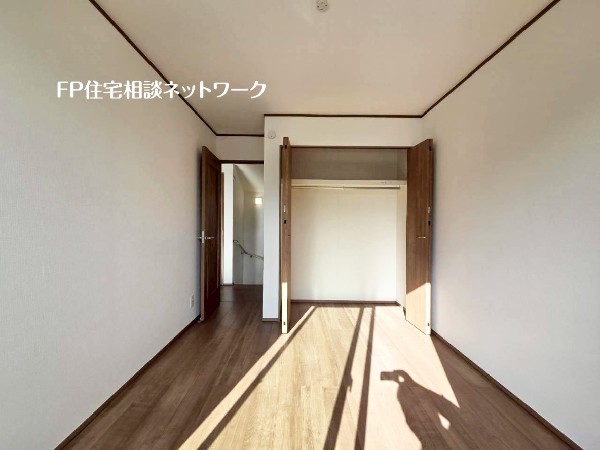 全居室に収納を完備。季節物のお洋服などもしっかりと収納し、居室空間を隅々まで使えるのが嬉しいですね。