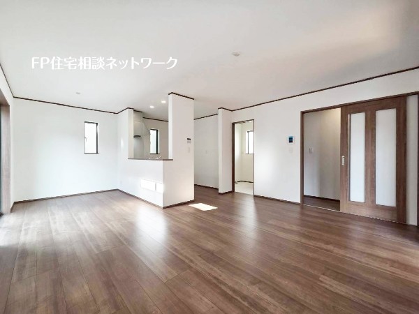 オープンでのびやかな空間を生み出す、広がりとゆとり。家族と過ごす時間を大切にしたい方にぴったりです。