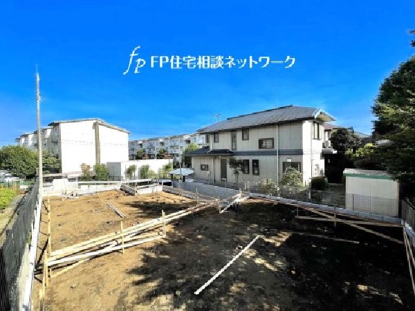 外観:「羽沢横浜国大」駅徒歩15分。コンビニ・保育園・小学校が徒歩5分圏内にあり、快適な子育て環境です。