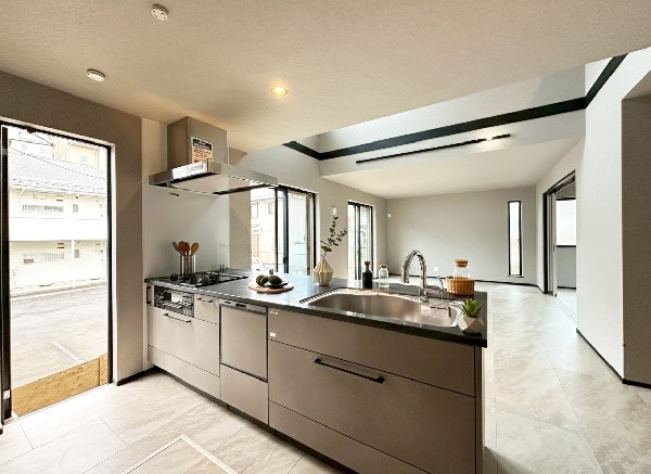 本画像はAIがCGで小物作成しています。現地に小物は設置されておらず販売価格に含まれておりません。