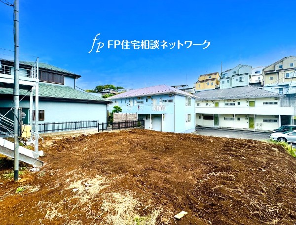 外観:落ち着きある住宅街、一種低層住居専用地域内に位置しています。日当りを大きく遮られることもありません。
