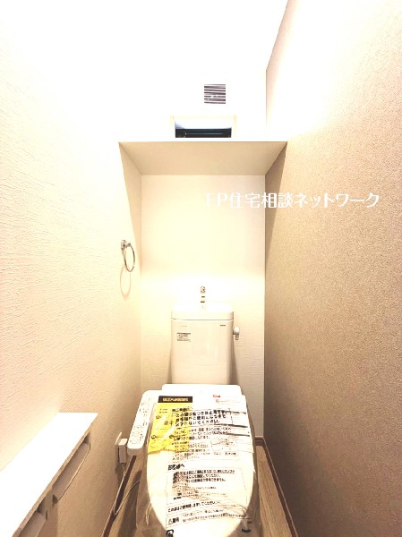 トイレは1階と2階の2カ所あります。朝の忙しい時間も慌てることなく使用できるので助かりますね。