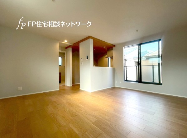 3階へあがる前に必ずリビングを通る構造のリビングイン階段採用で自然とご家族との交流が生まれます。