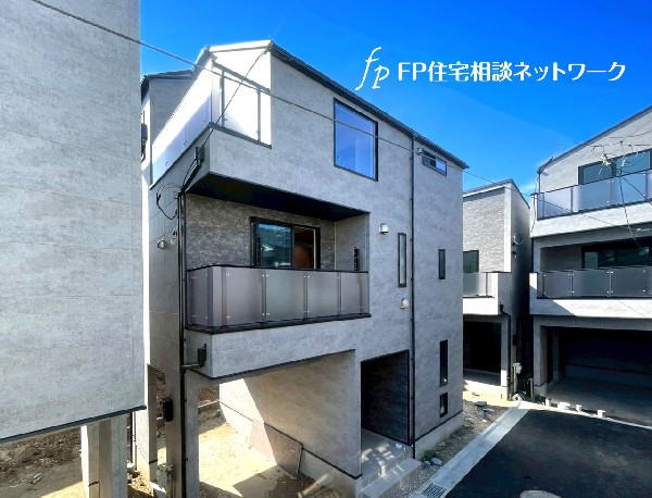 外観:「鶴見」駅「国道」駅「京急鶴見」駅　徒歩圏内、3路線利用可能。道のりも平坦なので通勤通学が楽ですね。