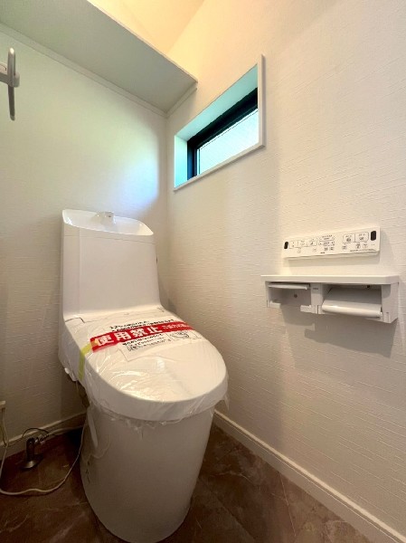 トイレは1階と2階に2カ所あります。朝の忙しい時間も慌てることなく使用できるので助かりますね。