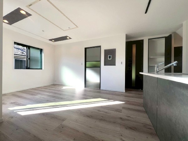 オープンでのびやかな空間を生み出す、広がりとゆとり。家族と過ごす時間を大切にしたい方にぴったりです。