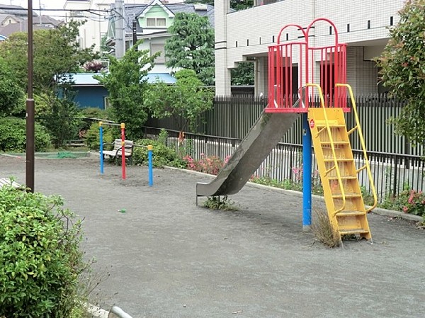 周辺環境:上の宮一丁目第二公園(住宅街の中にある見通しの良い公園。滑り台やベンチがあり、お子様とお散歩ついでに気軽に立ち寄れますね。)