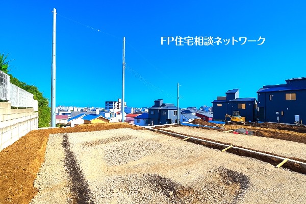 外観:「鶴見」駅徒歩圏内、京浜東北、京急本線利用可能。「綱島」駅へのバス便もあります。都内へのアクセス良好。