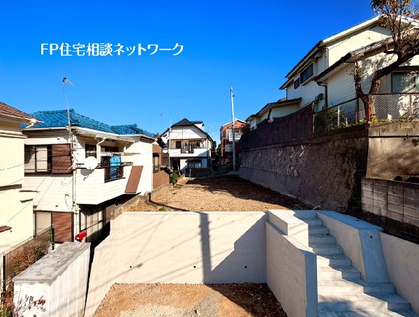 外観:「片倉町」駅徒歩10分の住環境良好なエリア。建築条件はありませんのでお好きなメーカーで建築できます。