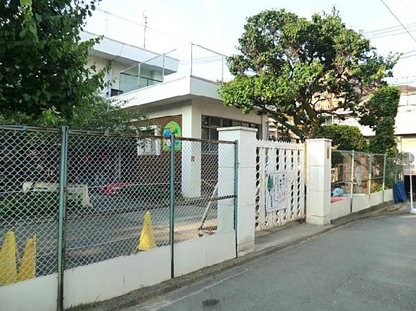 周辺環境:若葉幼稚園(学校法人若葉会佐藤学園が運営する園。集団でのさまざまな経験から、基本的な生活習慣や自主性を育みます。)
