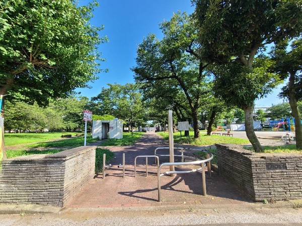 周辺環境:汐入公園(芝生が心地良い「ふれあい広場」、花で囲まれた「日時計」、子どもに人気の「複合遊具」等の施設が充実。)