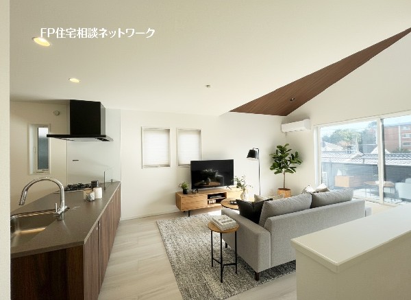 オープンでのびやかな空間を生み出す、広がりとゆとり。家族と過ごす時間を大切にしたい方にぴったりです。