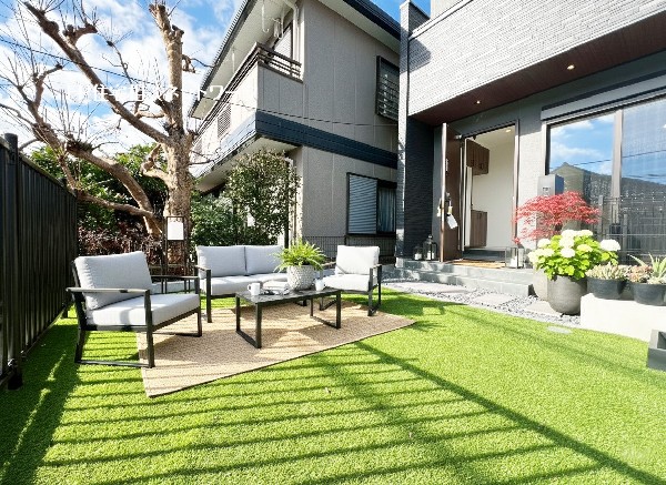 南側には縁側があります。お休みの日などはゆったりした時間を感じながらリラックスできそうです。