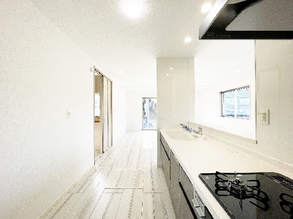 あったらいいなの代表的な設備である食洗機。ビルトイン型なので、おさまりもよく、使い勝手も良好です