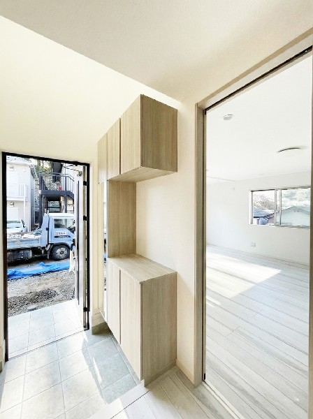 散らかりがちな玄関をスッキリと保てる玄関収納は、家の中に入る時最初に目に付く場所だからこだわりたい。