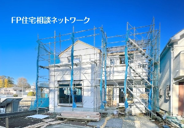 外観:緑に恵まれたエリアで、毎日のお散歩も気持ちよさそうです。自然に包まれた穏やかな暮らしができそうです。