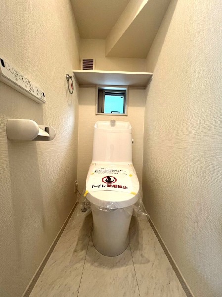 トイレは1階と2階に2カ所あります。朝の忙しい時間も慌てることなく使用できるので助かりますね。