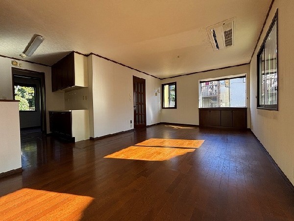 リビング内に階段がなく、冷暖房効率の良い間取り。ご家族だけの落ち着いたリビングを作れます。