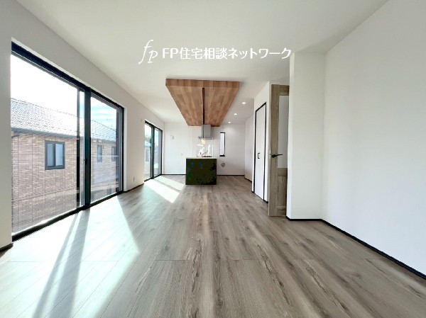 オープンでのびやかな空間を生み出す、広がりとゆとり。家族と過ごす時間を大切にしたい方にぴったりです。