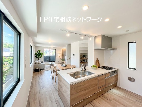 本画像はAIがCGで家具作成しています。現地に家具は設置されておらず販売価格に含まれておりません。
