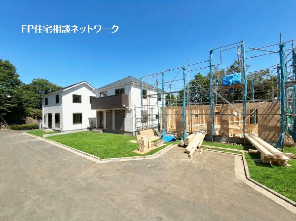 外観:自然豊かな三ツ池公園が徒歩圏内。保育園や小学校が徒歩3分圏内にあり、子育てしやすい住環境です。