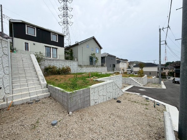外観:周辺には公園も複数あり、保育園・小学校・中学校も近いので子育てには最適な環境です。