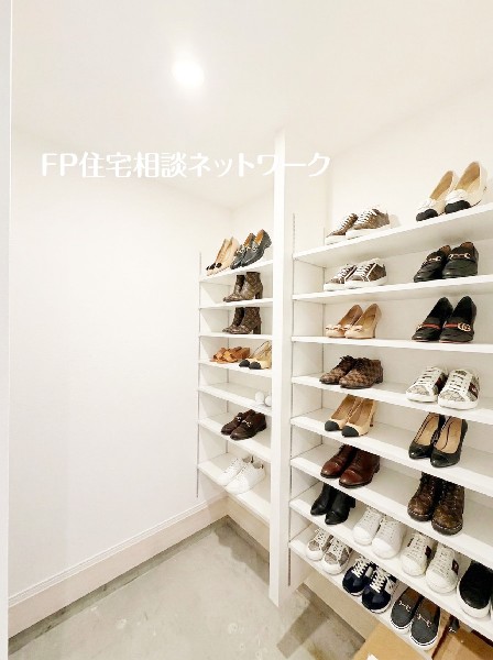 本画像はAIがCGで小物作成しています。現地に小物は設置されておらず販売価格に含まれておりません。  