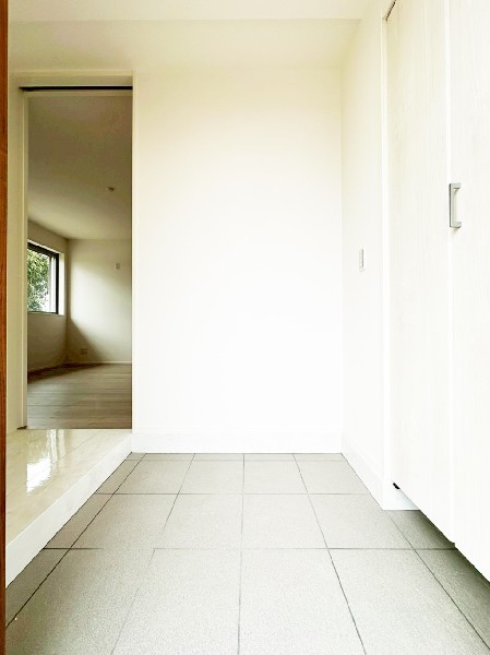 散らかりがちな玄関をスッキリと保てる玄関収納は、家の中に入る時最初に目に付く場所だからこだわりたい。