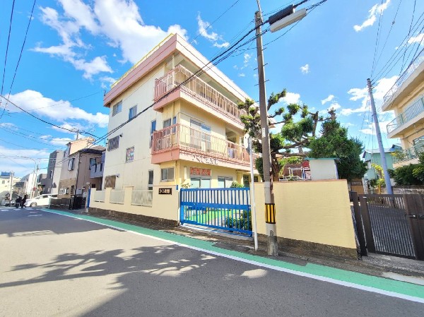 周辺環境:つくし愛児園(日本の四季折々の伝統的行事を重んじています。お誕生会や生活経験が、より豊かになるよう計画しています。)