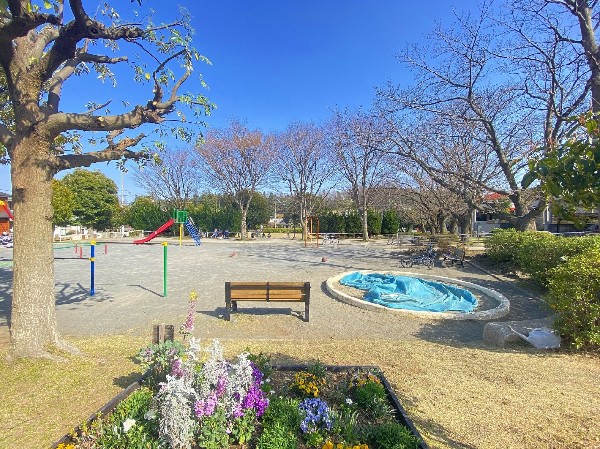 周辺環境:三保町大上第一公園(遊具広場と原っぱ広場のある公園。お祭りなどでも利用され地域の中心的な存在です。春には桜が綺麗です。)