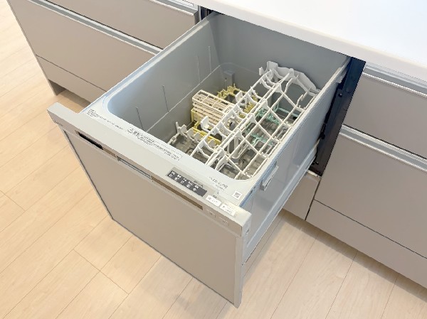 あったらいいなの代表的な設備である食洗機。ビルトイン型なので、おさまりもよく、使い勝手も良好です