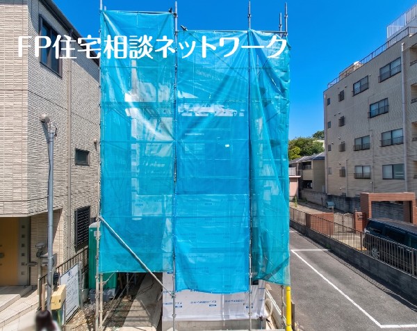 外観:横浜駅から徒歩圏内という優れた立地にあり、日々の暮らしを快適に支える利便性が整ったエリアです。