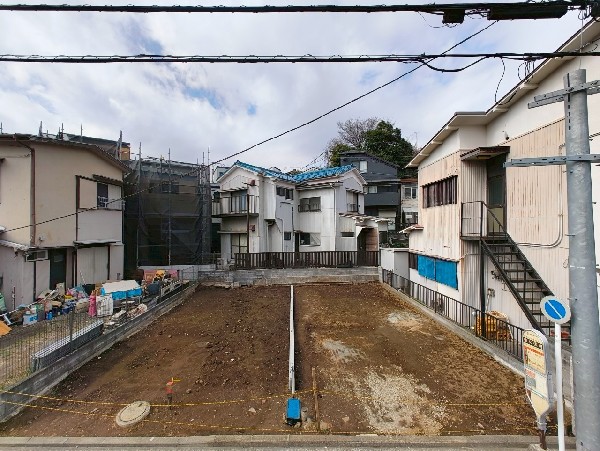 外観:「保土ヶ谷」駅から徒歩10分の便利な立地。横浜駅まで1駅で、日々の暮らしにゆとりをもたらします。