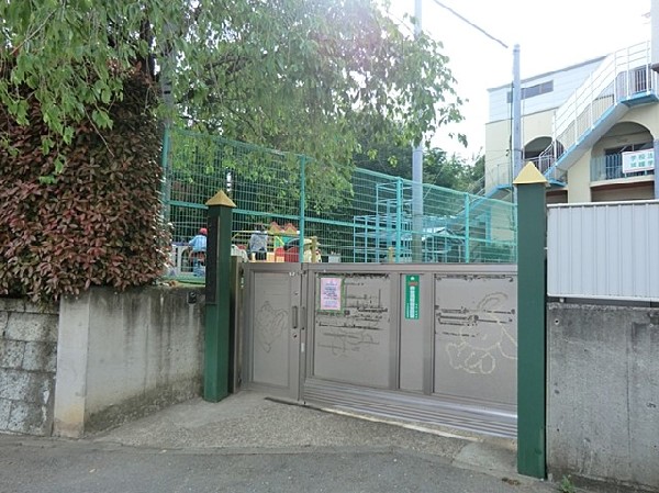 周辺環境:やよいケ丘幼稚園(サッカー、体操、空手で身体づくりを行う他、朝顔栽培、畑の収穫、陶芸、詩吟など様々な体験が出来る。)