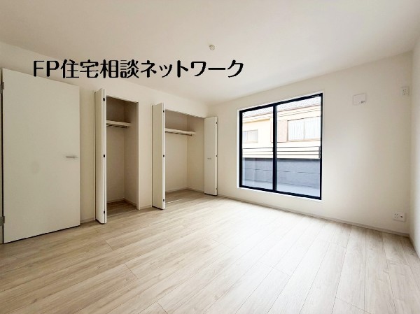 全室にクローゼットを完備しています。収納スペースを上手に使ってすっきりと快適な生活を送れます。