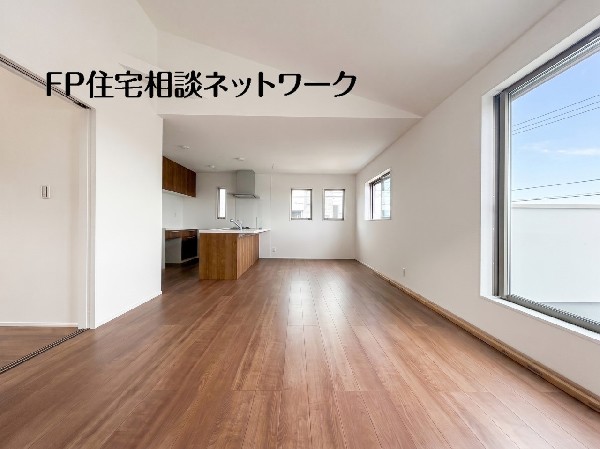 オープンでのびやかな空間を生み出す、広がりとゆとり。家族と過ごす時間を大切にしたい方にぴったりです。