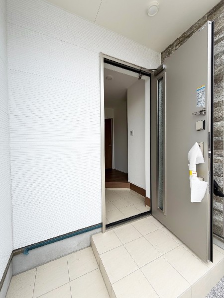 散らかりがちな玄関をスッキリと保てる玄関収納は、家の中に入る時最初に目に付く場所だからこだわりたい。