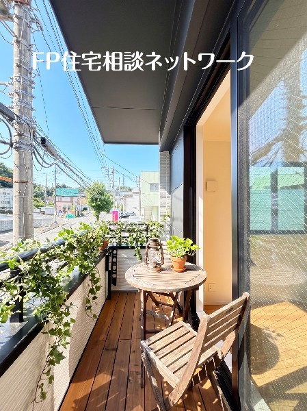 外観:本画像はAIがCGで家具やウッドデッキ、小物を作成しております。また、販売価格には含まれておりません。